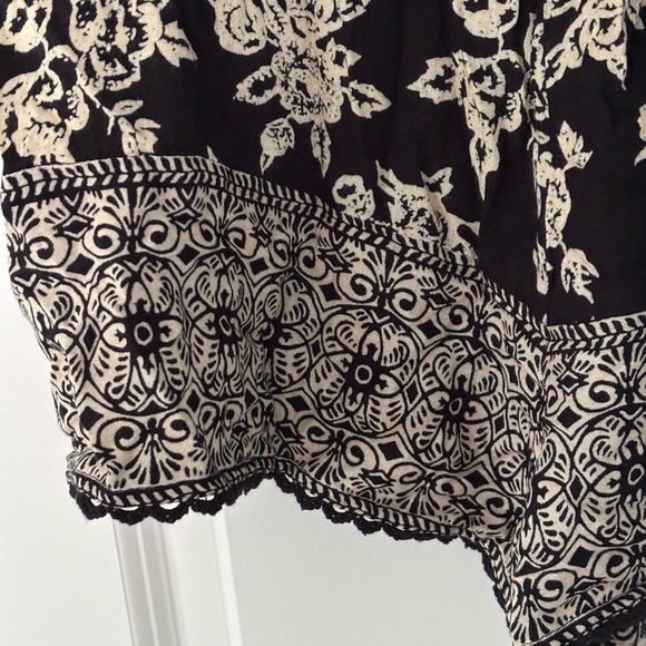 NEW Volcom “On The Brink” Floral Romper Jumpsuit Size L - Picture 5 of 10